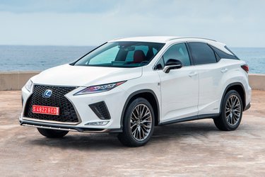 Lexus RX er en stor SUV. Modellen har aner helt tilbage til 1998.