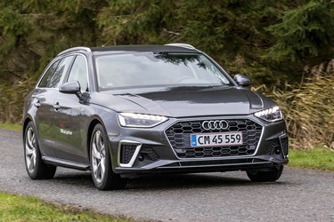 Forfra genkendes den faceliftede model lettest på LED-forlygterne, der ikke er standard på alle modeller. Og vil du have fuld udnyttelse af LED-teknologien, skal du sætte kryds ud for Matrix-LED (adaptive forlygter) til blot 9.500 kr. ekstra.