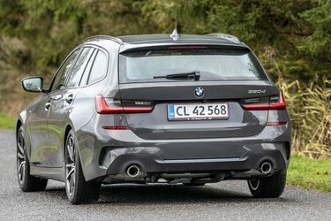 I forhold til sedan-modellen får du mulighed for at læsse mere i bagagerummet og ikke mindst en bedre adgang til bunden af bagagerummet. 