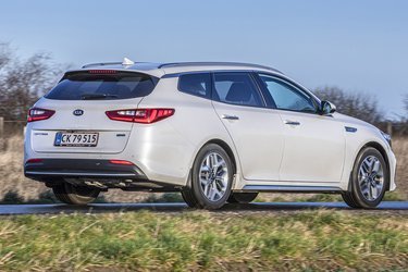 Kia Optima Plugin fås kun som stationcar. Det er en flot og utrolig rummelig bil med et flot udstyr.