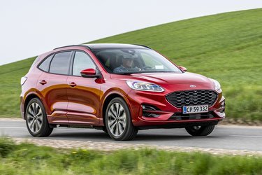 Almindeligvis kan man nøjes med at køre på strøm, når batteriet er ladet op. Men vi oplevede gang på gang at benzinmotoren startede, selvom der var strøm på batteriet, og det skæmmer elbils-fornemmelsen.