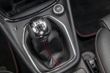 På testtidspunktet kunne Puma kun leveres med manuelt gear, men nu kan man bestille bilen med automatgear for beskedne 11.000 kr. ekstra.