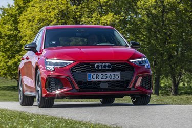 Audi eksperimenterer ikke meget med designet. Men A3 er gået fra et meget rundt design til i dag at være mere kantet og Lamborghini-agtig. 
