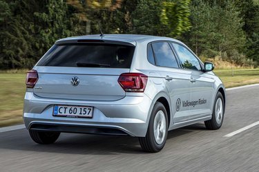 Designet af VW Polo er stramt uden mange forstyrrende linjer. Nogle vil kalde det tidløst, andre vil sikkert kalde det kedeligt.