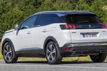 3008 er en utrolig vellykket SUV-model med god kabineplads og et flot design. Plugin-hybriden er en spændende motorvariant, men overvej den lille udgave i stedet for topmodellen.