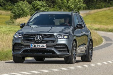 Designet ser nærmest aggressivt ud, men GLE 350 de er den plugin-hybrid, som p.t. har kørt længst i Motors rækkeviddemålinger. 84 km blev det til. 