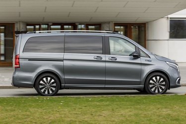 Mercedes-Benz EQV er en eludgave af minibussen, V-klassen. Den fås i to længder: Lang og Ekstra Lang (billedet).