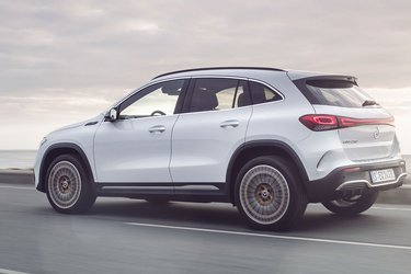 EQA er at betragte som en højbenet SUV med fire sidedøre og en stor tophængslet bagklap. Bilen er godkendt til at trække en påhængsvogn på op til 750 kg både med og uden bremser.