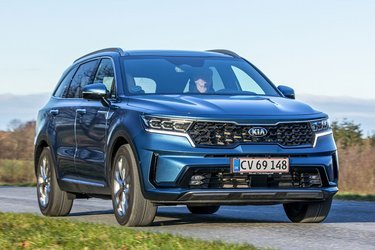 Kia Sorento er en kæmpe SUV med plads til syv personer, træk på alle fire hjul og masser af kræfter.