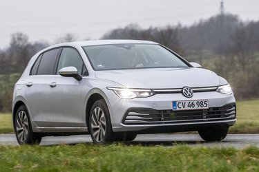 Du får størst glæde af en plugin-hybrid, hvis du lader den op dag. Vi opnåede 51 km på el i Motors rækkeviddetest, hvilket er rimeligt, idet målingen blev foretaget ved en temperatur på blot 5 grader, så en del energi gik til opvarmning af kabinen.