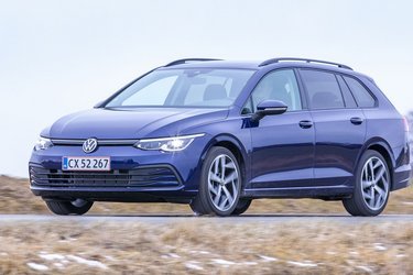 Testbilen havde LED-forlygter som tilvalg. De koster 17.000 kr. og giver et markant bedre lys. Men overvejer du dette lys, så overvej at opgradere til Style-varianten, der har endnu mere udstyr samt 150 hk-motor.