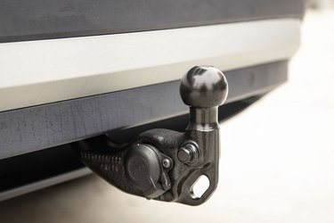 Alle udgaver af VW ID.4 kan udstyres med anhængertræk, og bilen må trække op til 1.200 kg, men de fleste udgaver må kun trække 1.000 kg. Anhængertrækket koster 7.000 kr.