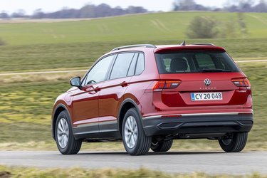 VW Tiguan er netop kommet som plugin-hybrid. Det er en lækker bil med en kraftig el-teknik, der tillader kørsel med op til 245 hk.