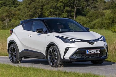 GR Sport-udgaven har totonet lak, hvor taget er sort. Sammen med opstrammet design på fronten giver det C-HR et mere sportsligt udtryk.