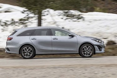 Kia Ceed SW er en vellykket stationcar med udmærket plads i bagagerummet, mens bagsædepladsen kan være en udfordring for familier med store teenagere.