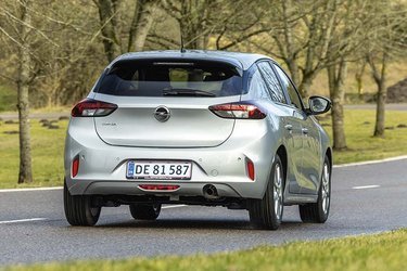 Corsa har testens svageste motor, idet den er uden turbolader. Til gengæld er den nøjsom.