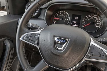 Alle varianter har fartpilot som standard, hvor du også har en fartbegrænser. Men du kan ikke få adaptiv fartpilot, der selv holder afstand til forankørende. 