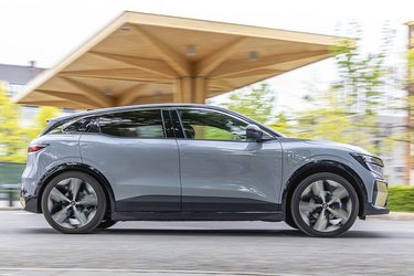 Megane E-Tech er en elbil i hatchback-format. Den er på størrelse med den traditionelle Megane, som er en mellemklassebil .