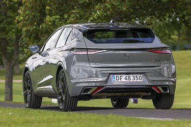 E-tense er efternavnet på plugin-hybrid-udgaven af DS4, og det er kun denne version, der kommer til Danmark. Her er den testet i udstyrsudgaven Performance Line til 420.000 kr.