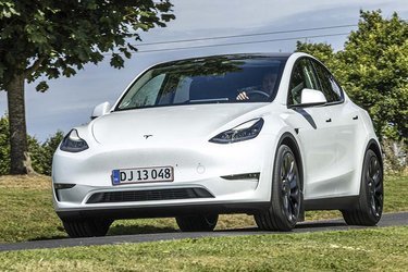 Performance-varianten er den kraftigste udgave af Model Y. Den findes også i en basismodel med baghjulstræk, og udgaven med firehjulstræk er et godt kompromis.