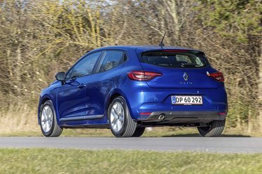 Renault Clio er en vellykket femdørs minibil, og er i nyeste udgave faldet i pris, så den er et af de bedste køb i klassen i øjeblikket.