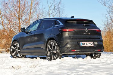 Megane E-Tech kommer ikke som stationcar, men der kommer en SUV-version kaldet Scenic til dem, som har brug for mere plads på bagsædet og i bagagerummet. 