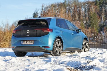 Den sorte bagklap er med til at give ID.3 et særligt udtryk. VW har valgt ikke at lave modellen som stationcar. Vil du have mere plads skal du vælge den som SUV, og så hedder den ID.4 og er markant dyrere. 
