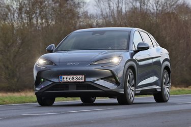 Sealion 7 er i klasse med storsælgende modeller som Tesla Model Y, VW ID.4, Skoda Enyaq og den spændende nye Xpeng G6. Trods 7-tallet i navnet er der ikke syv pladser i kabinen.