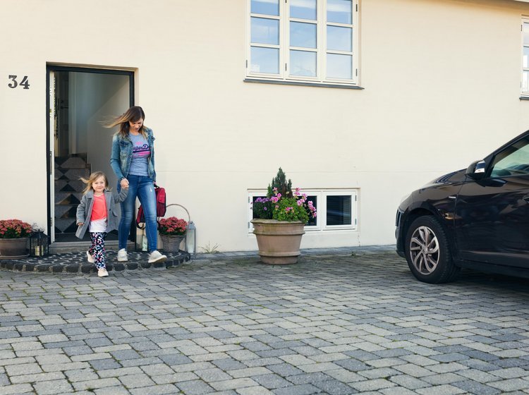 Det er den faste bruger af bilen, der bør stå som ejer af en bilforsikring.
