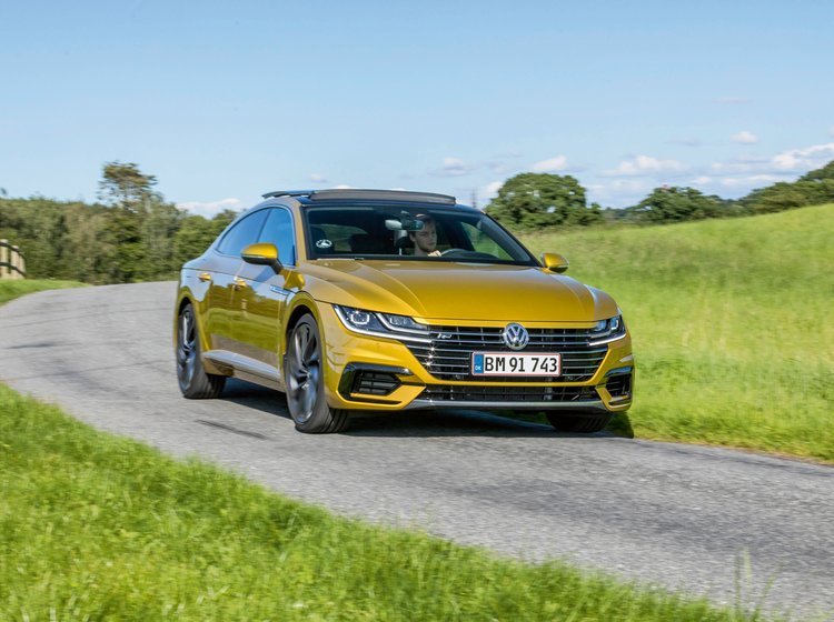 VW Arteon set forfra