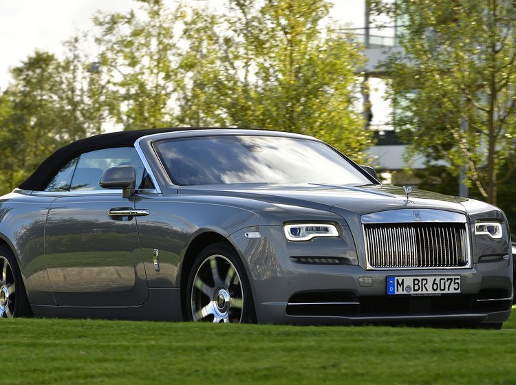 Rolls-Royce Dawn forfra
