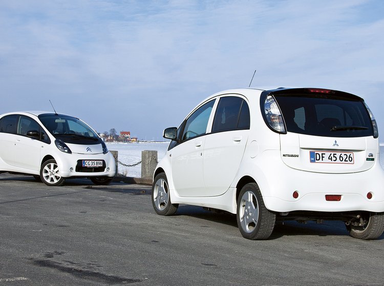 Mitsubishi Imiev forfra og bagfra