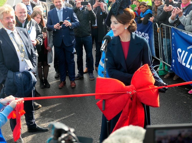 HKH Kronprinsesse Mary indviede broen, der bærer hendes navn.