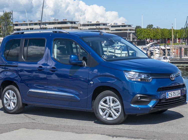 Toyota Verso set forfra