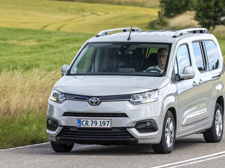 Toyota ProAce Verso set forfra