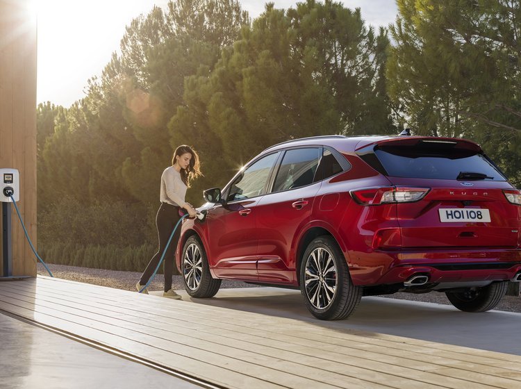 Ford har endnu ikke fundet nogen løsning på deres ladeproblem af Ford kuga