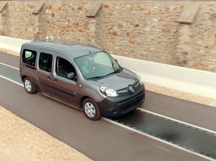 Renault har en kort testbane, hvor selve teknikken afprøves.