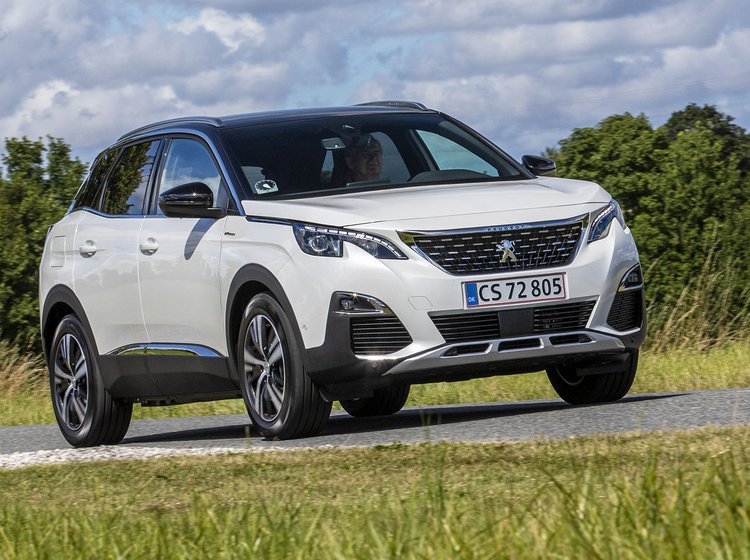 Peugeot 3008 PHEV set forfra