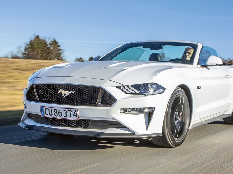 Ford Mustang set forfra