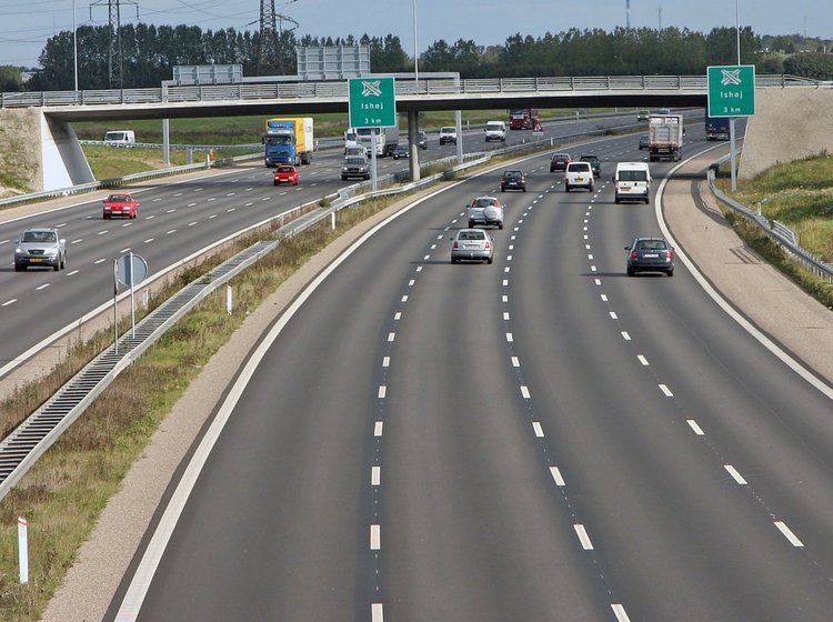 Fire motorveje står til at få startsignal, hvis regeringens plan gennemføres.