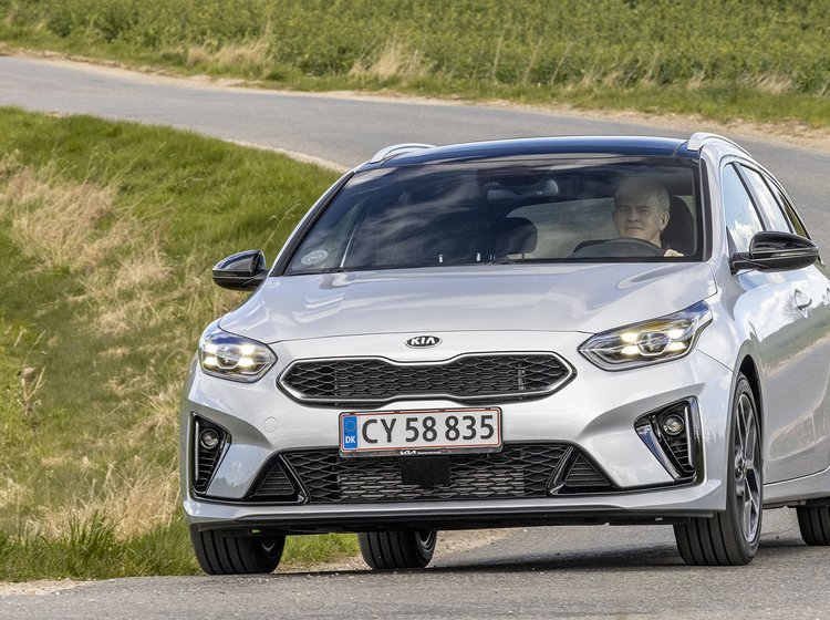 Kia Ceed SW set forfra