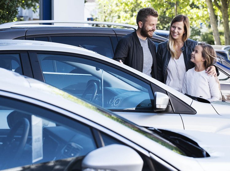 Du kan trygt købe en plugin-hybrid i år, da afgiften stiger i 2022. 