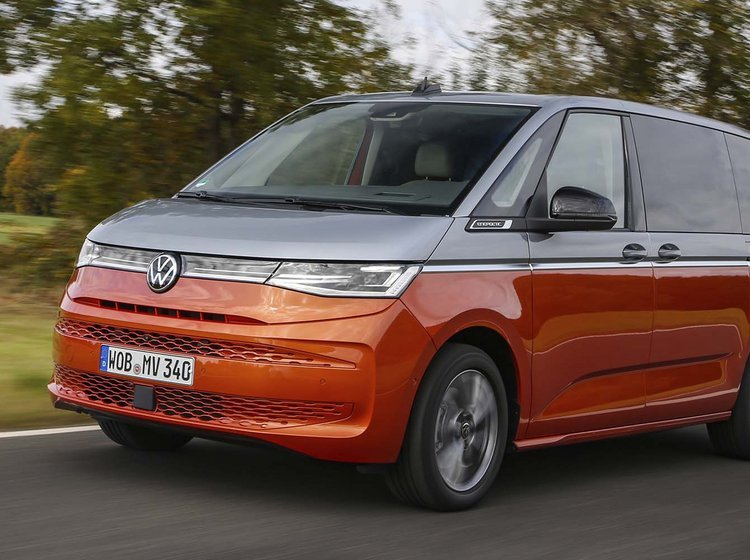 VW Multivan set forfra