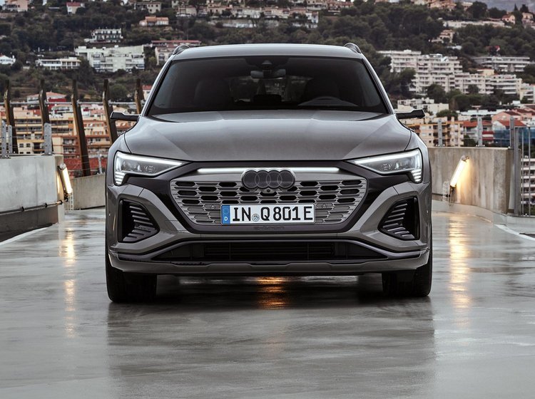 Audi Q8 E-tron afløser modellen, der blot hed E-tron.