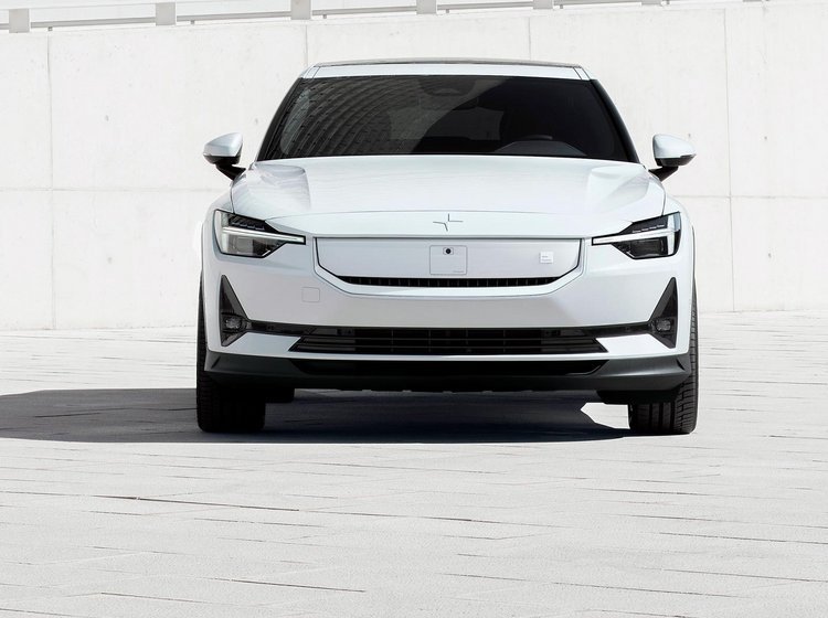 Polestar 2 i den faceliftede version.