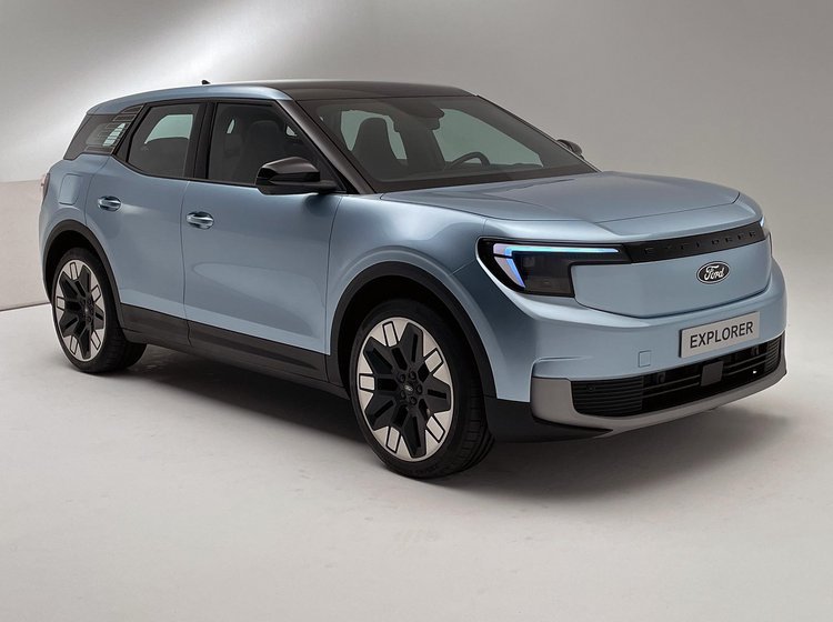 Ford Explorer årgang 2024 set forfra.