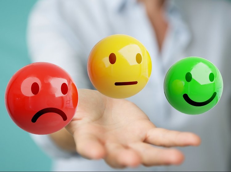 Røde, gule, og grønne smileys
