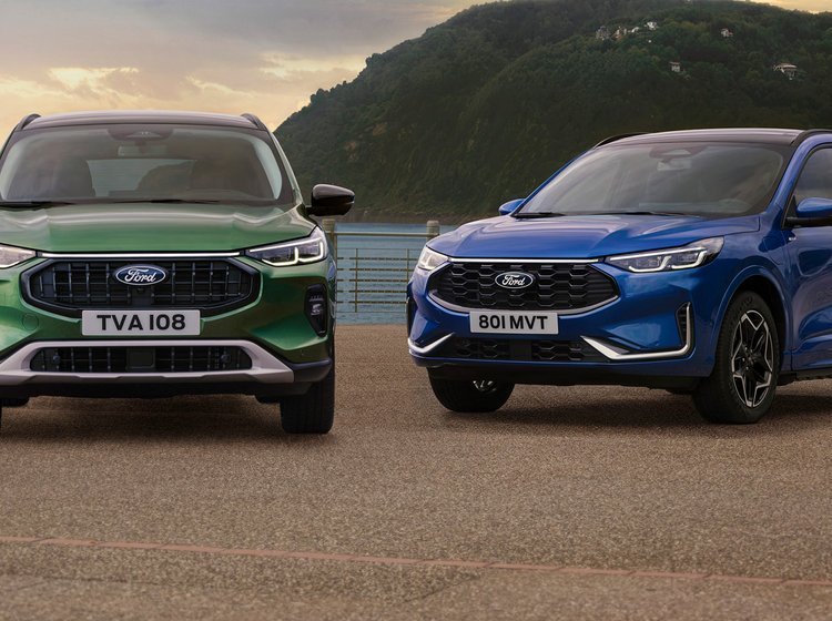 Ford Kuga i grøn og blå.