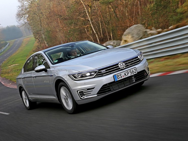 VW Passat GTE.