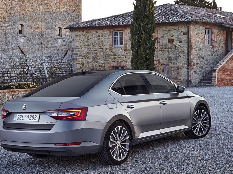 Skoda Superb.